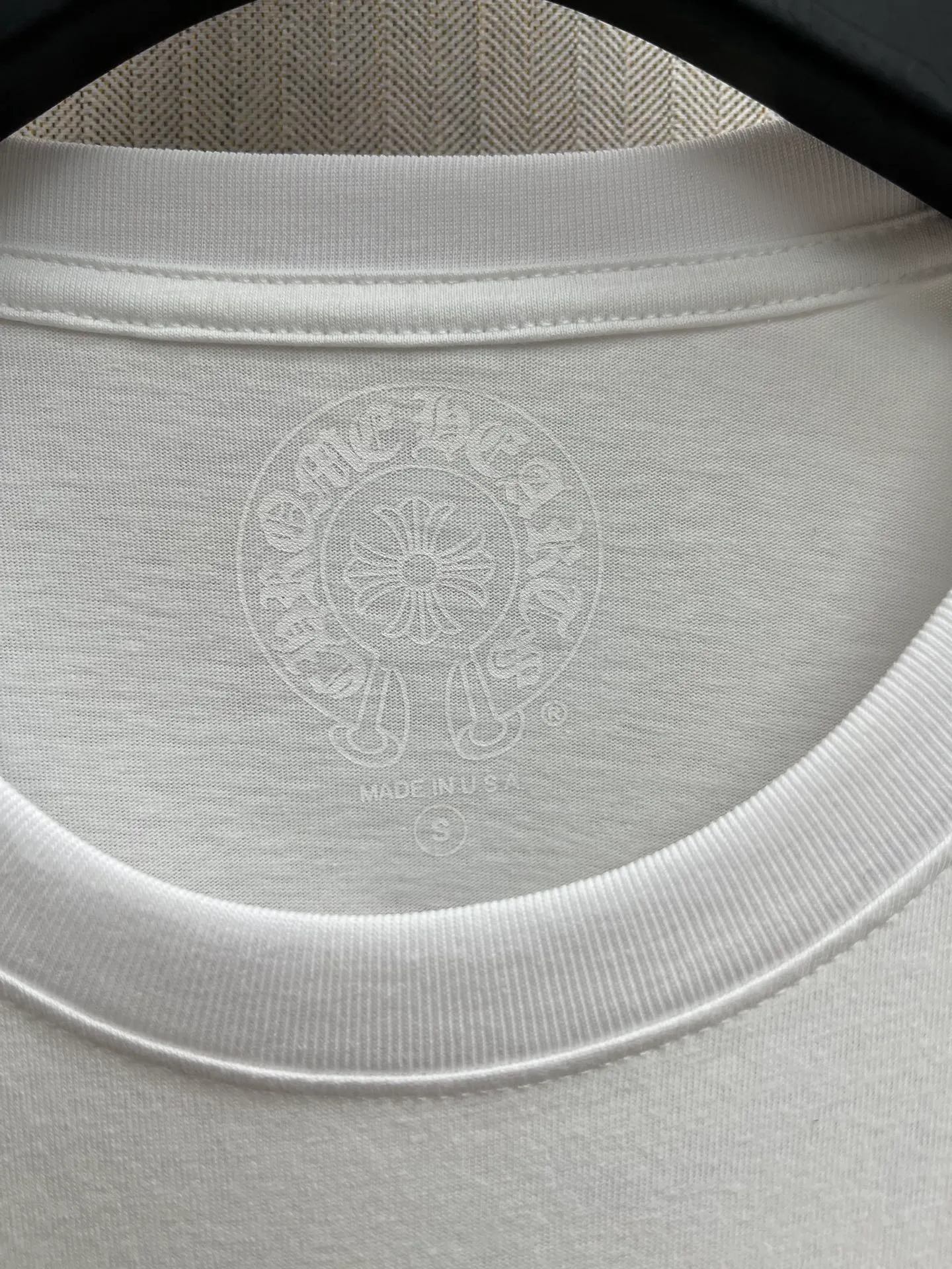 🅿️350 Croix Heart 25SS Graffiti Limited Long Sleeve. The fabric is made of 26-woven 220g cotton. The printing is ink printing. Customized accessories. Code number: S.M.L.